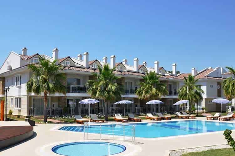 Golden Life Blue Green Residence